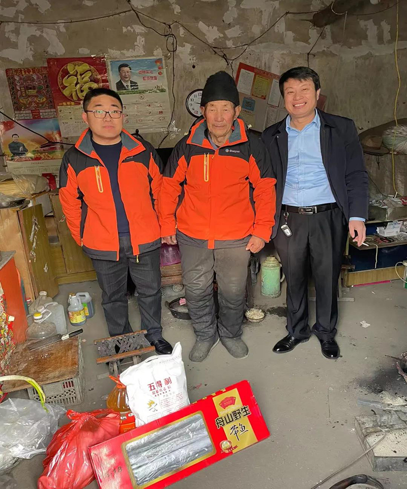 東岳機(jī)械股份有限公司開(kāi)展春節(jié)發(fā)放福利及走訪慰問(wèn)活動(dòng) 東岳機(jī)械股份有限公司開(kāi)展春節(jié)發(fā)放福利及走訪慰問(wèn)活動(dòng)